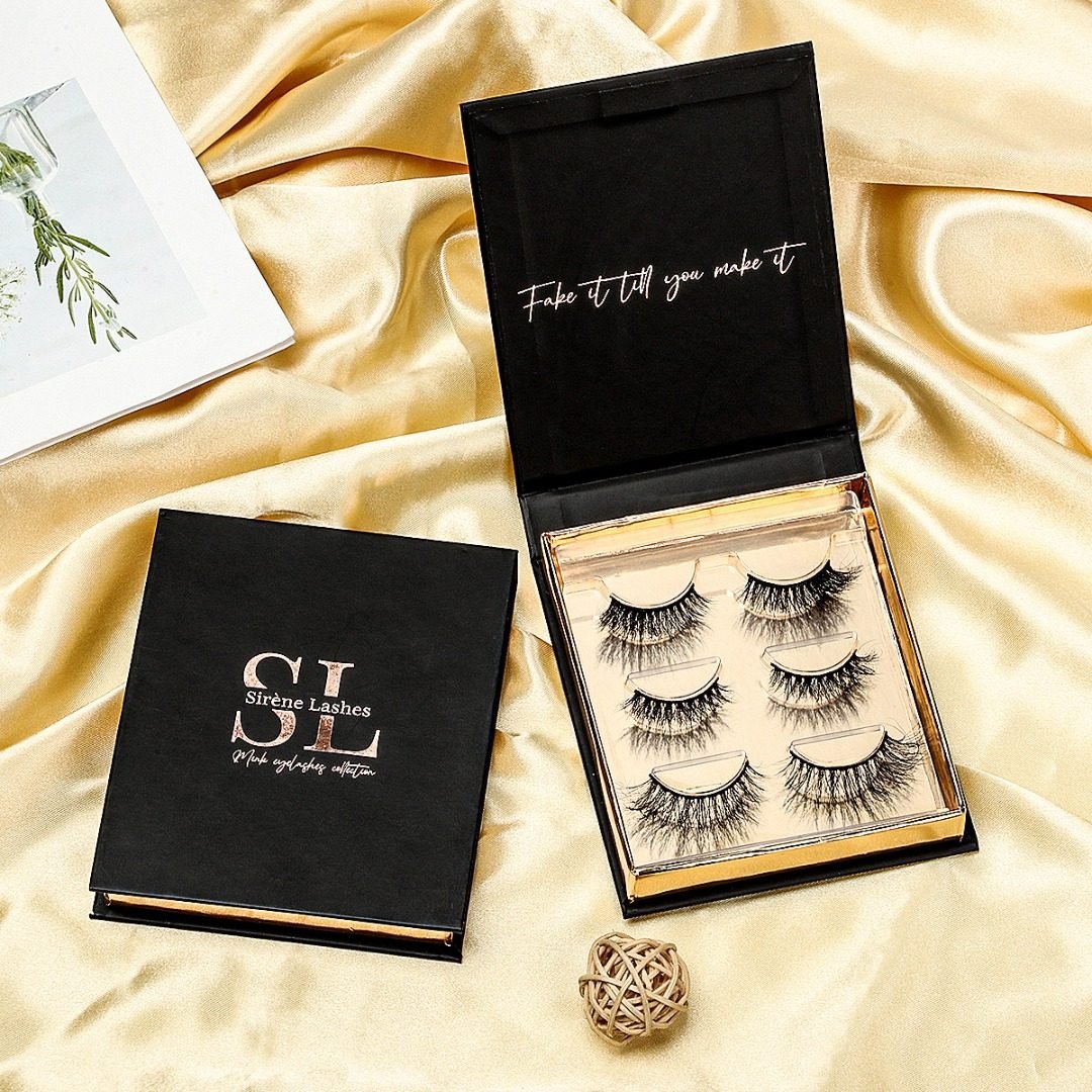 Sirène Lashes application at the studio